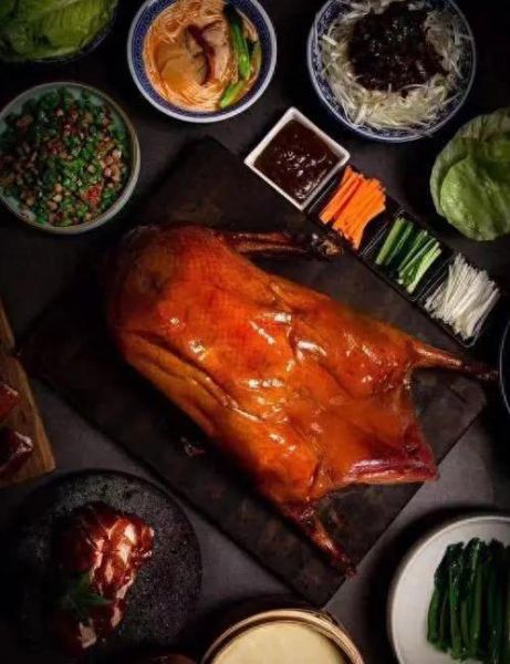 北京烤鸭留肉不片有玄机，鸭架还能变美味，你吃对了吗？